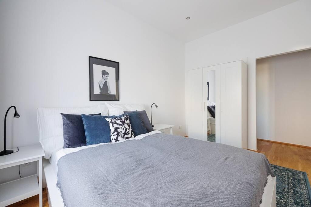 Modern - Netflix 2 Bedroom Apartament *
