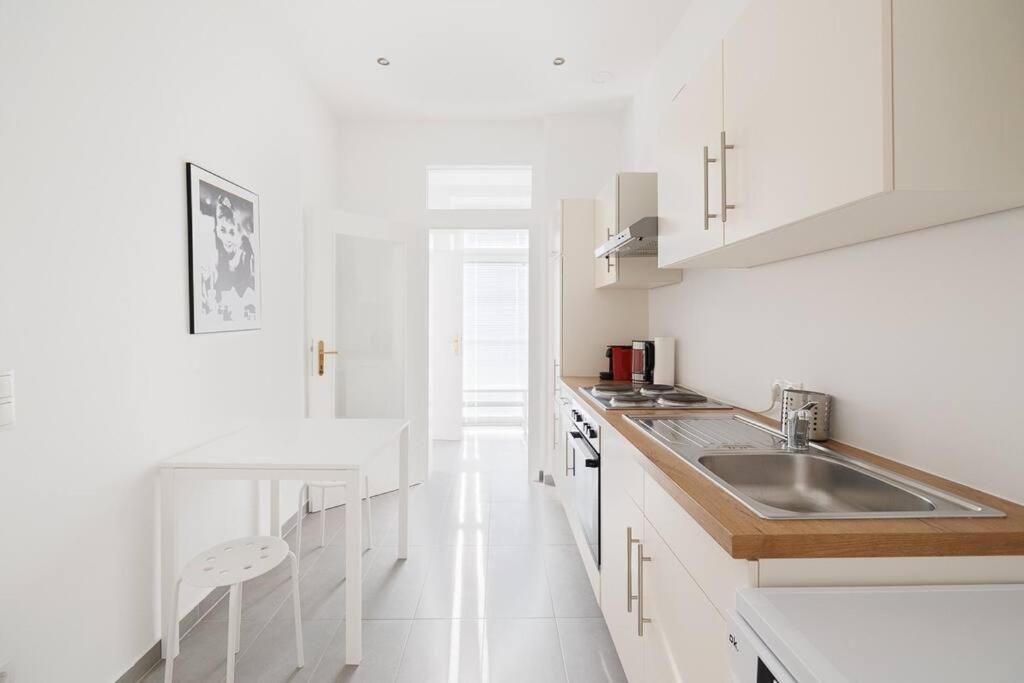 Modern - Netflix 2 Bedroom Wiedeń