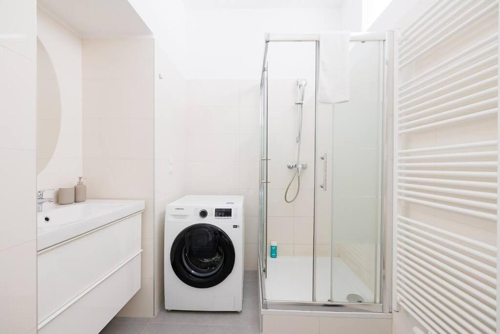Modern - Netflix 2 Bedroom * Viena